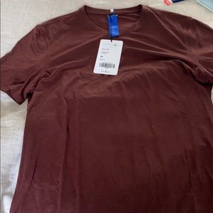 Kit and ace men’s medium v neck tee shirt